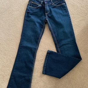 Ariat women’s shirt and wrangler jeans outfit